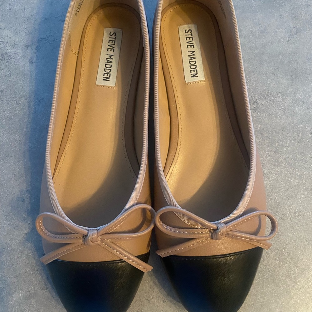 Steve Madden Women's Black and Cream Bow Flats